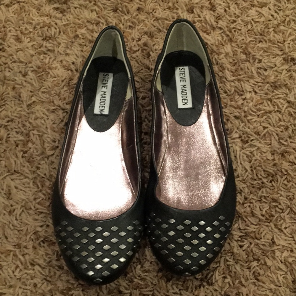 Steve Madden black flats